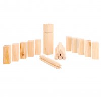 Kubb: Skandinavisches Wurfspiel mit Holzklötzen